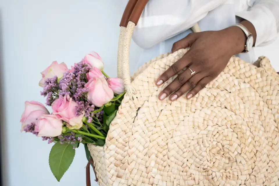 Bolso tejido con flores